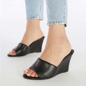 Zola Wedge Sandal